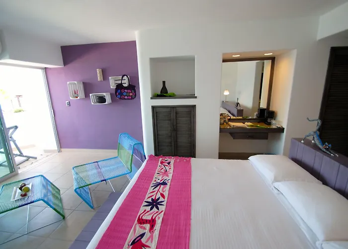Hotel B